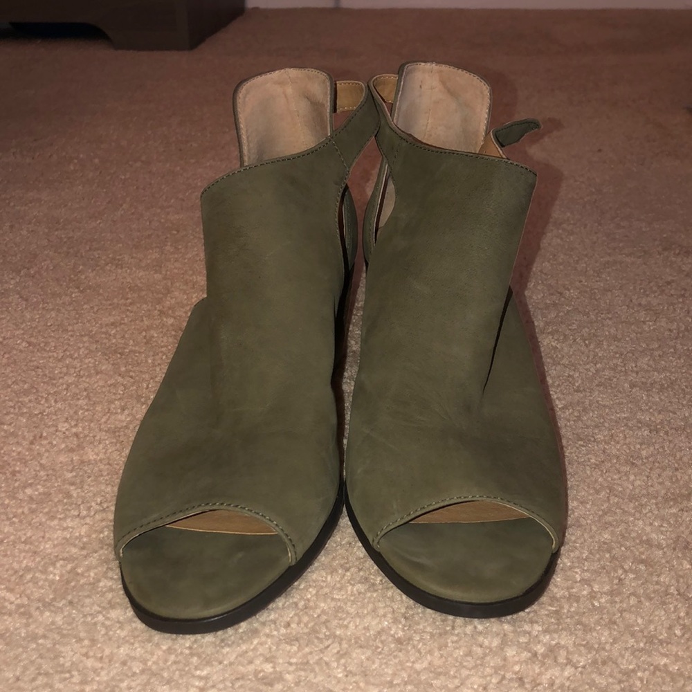 Open toed booties
